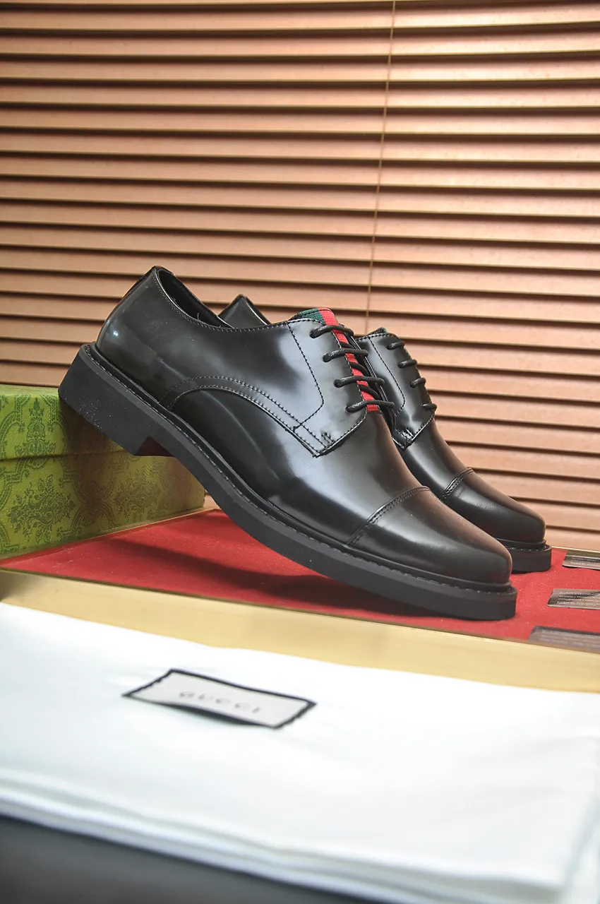 Men's shoes💰540💶Italy's top luxury men's shoe giant (GUCCI) (Gucci) (full cowhide lining) new arrival🍃Original European style🔰 Pleasant to the eye😍In order to make the shoes more durable and non-deformable🌀The production continues to follow traditional methods but there is still no lack of innovation💪Choose original sheepskin for the leather♻️ Smooth and natural And extra bright ⭐Made of imported cowhide, the first choice of rich people 38-45 (45 customized)